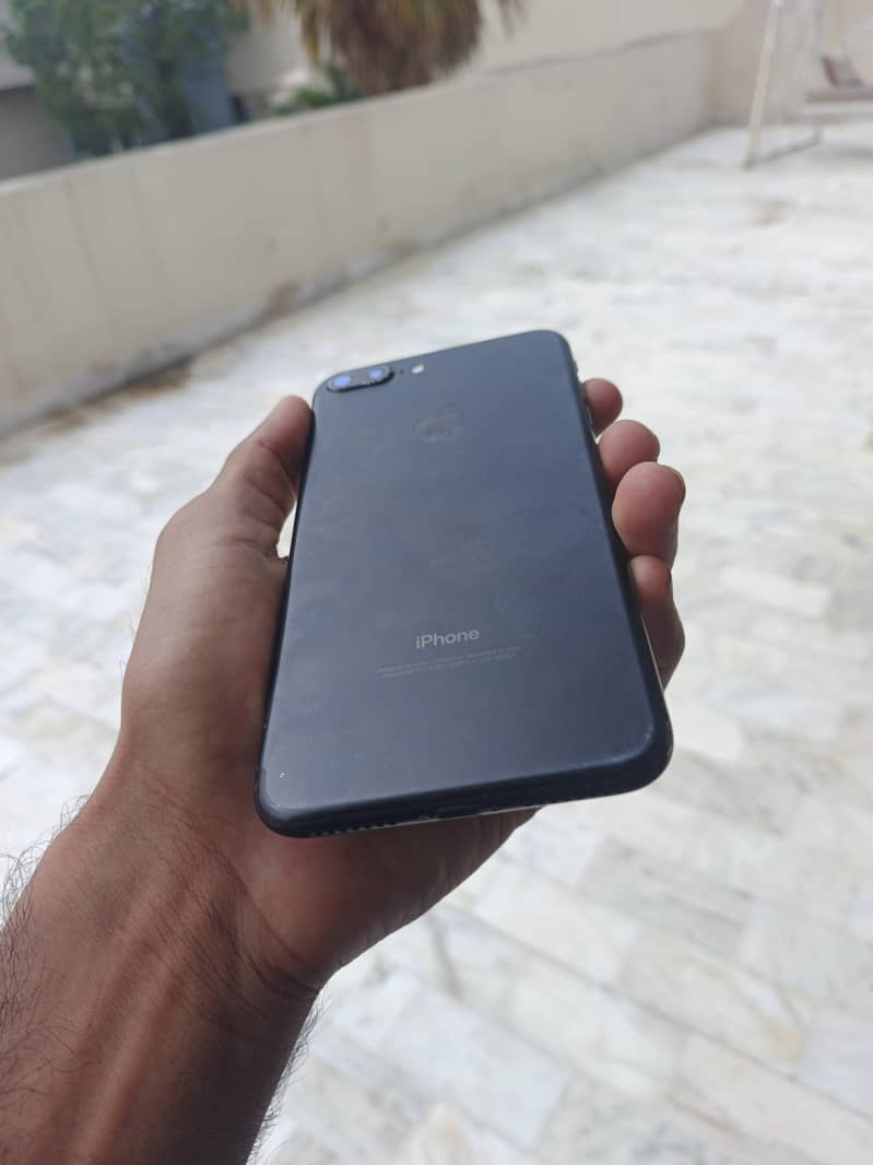 Apple iPhone 7 Plus 0