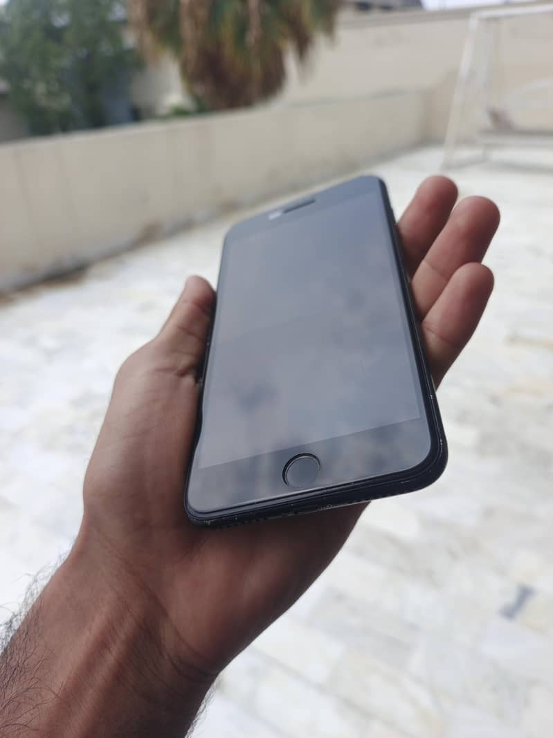 Apple iPhone 7 Plus 1