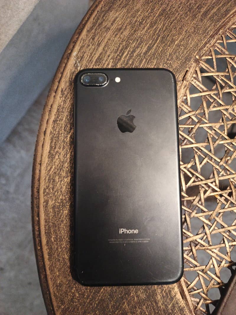 Apple iPhone 7 Plus 2