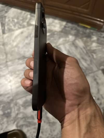 128gb storage 84% battery Health