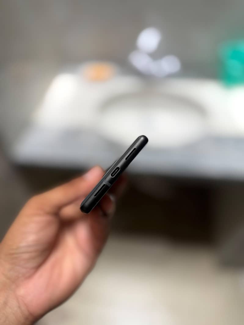 Google Pixel 6 4