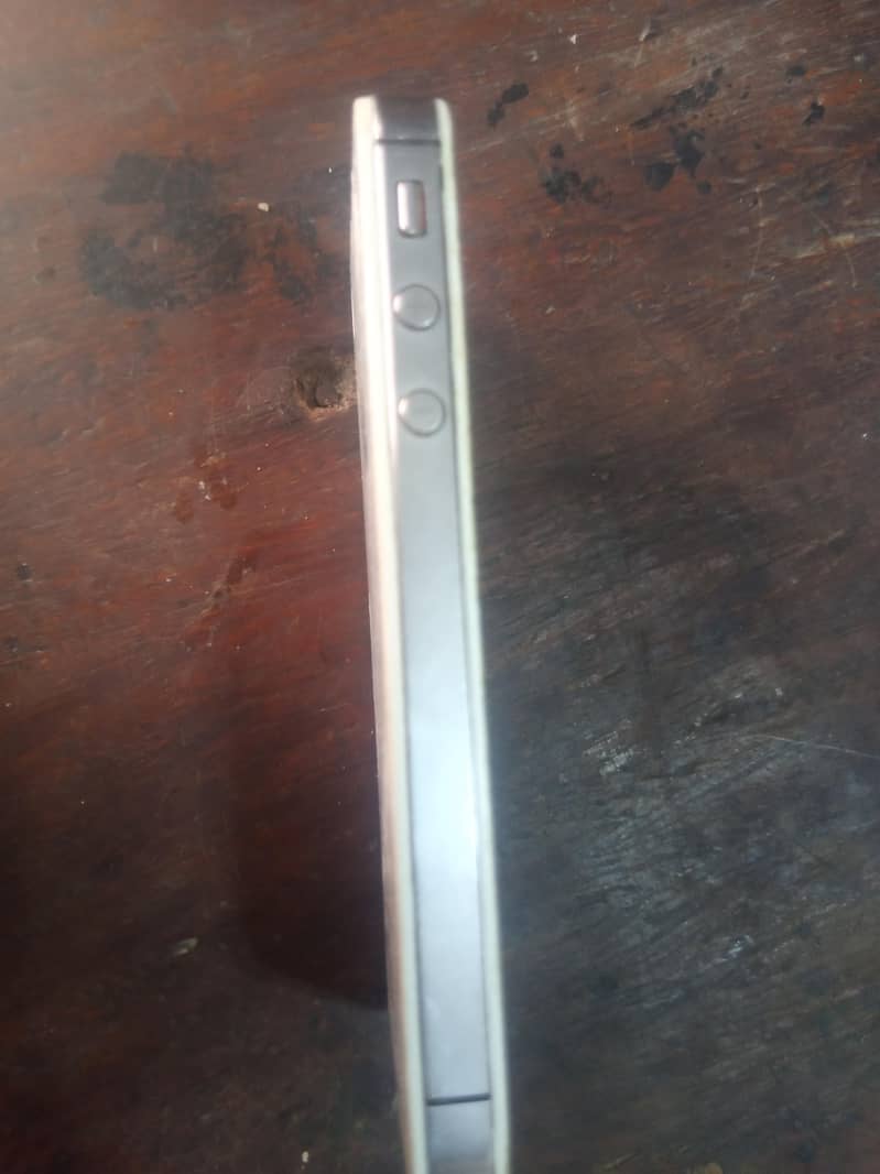 Apple iPhone 4s 3