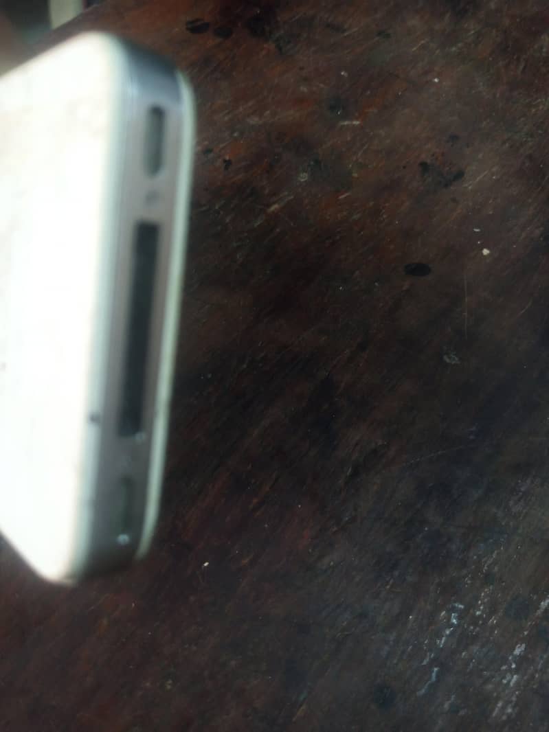 Apple iPhone 4s 6