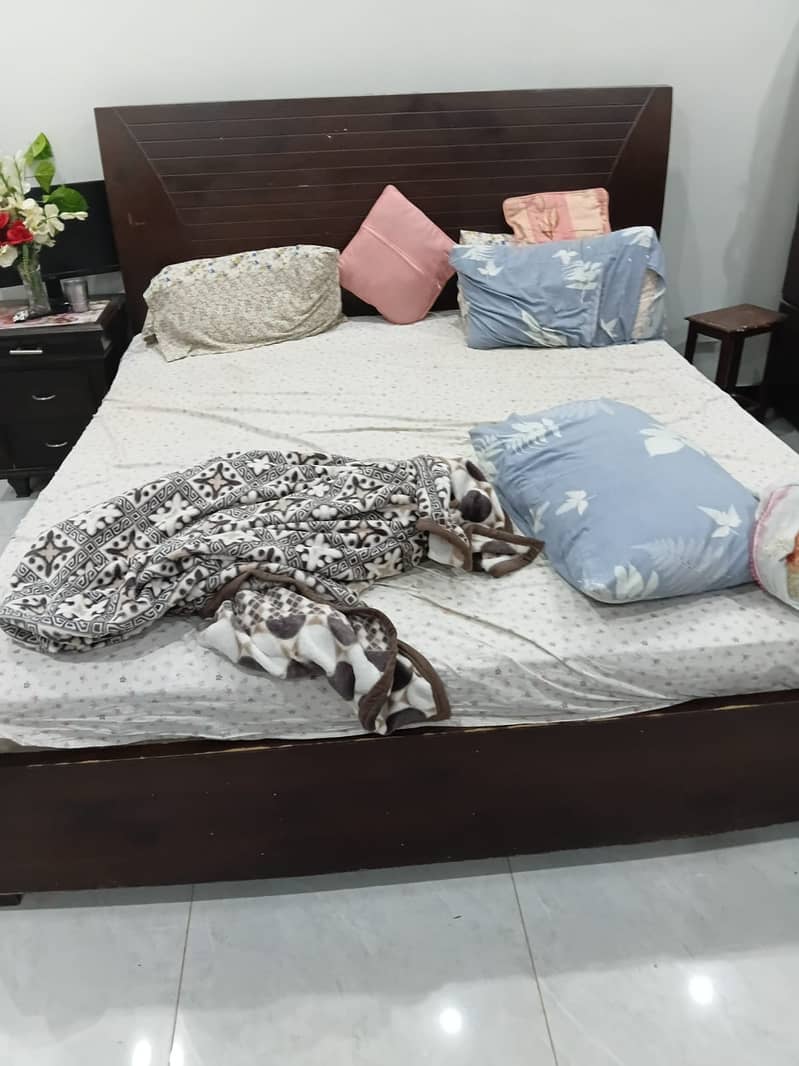 Double Bed 0