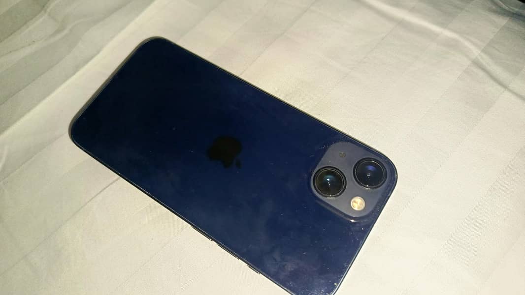 Apple iPhone 13 0