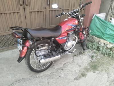 Suzuki gs 150   Whatsapp 03450885460