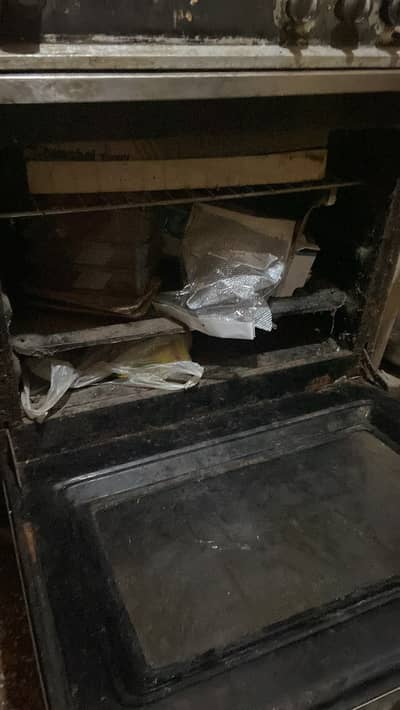3 BURNER OVEN