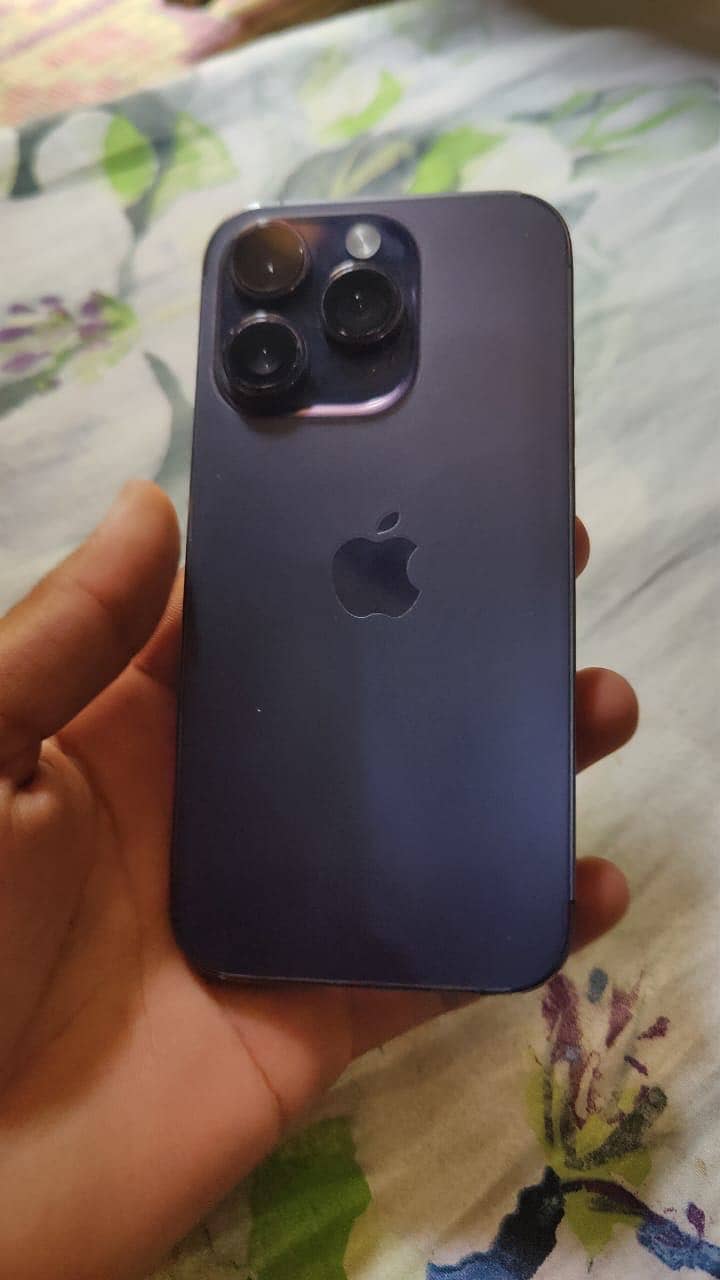 iPhone 14 Pro 4
