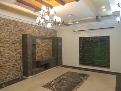 1 KANAL USED HOUSE FOR SALE