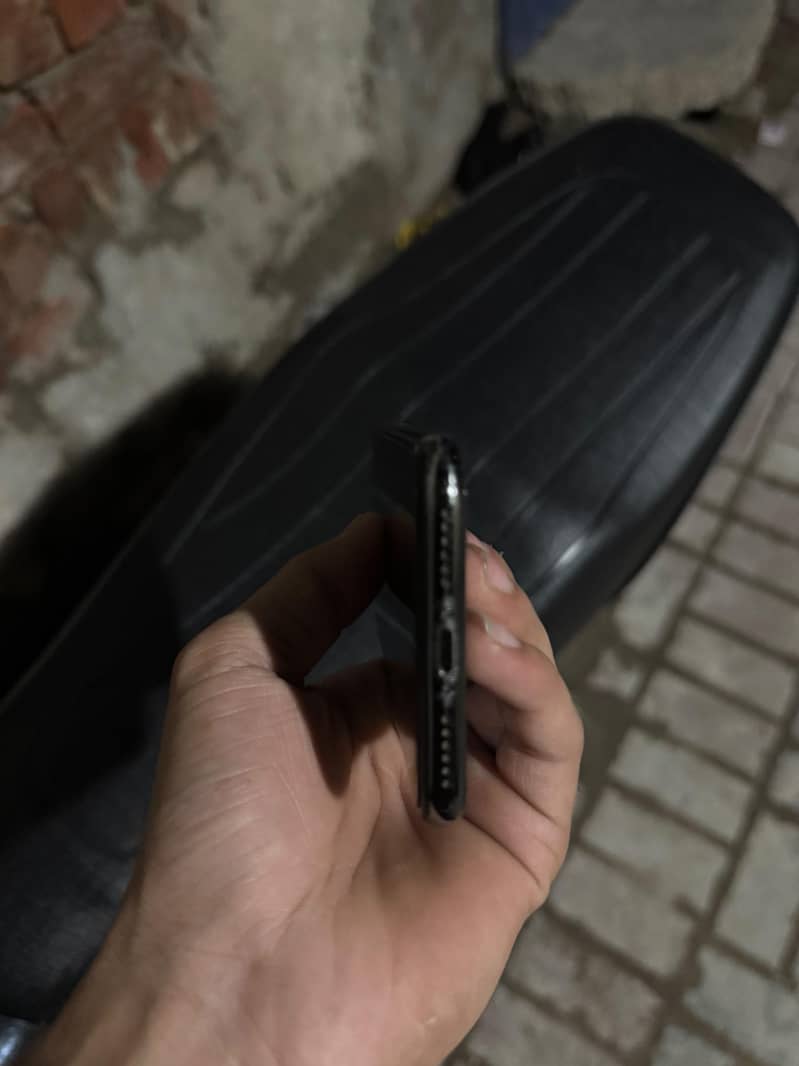 Apple iPhone X 3