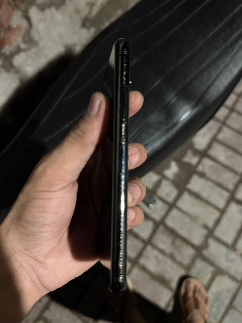 Apple iPhone X 4