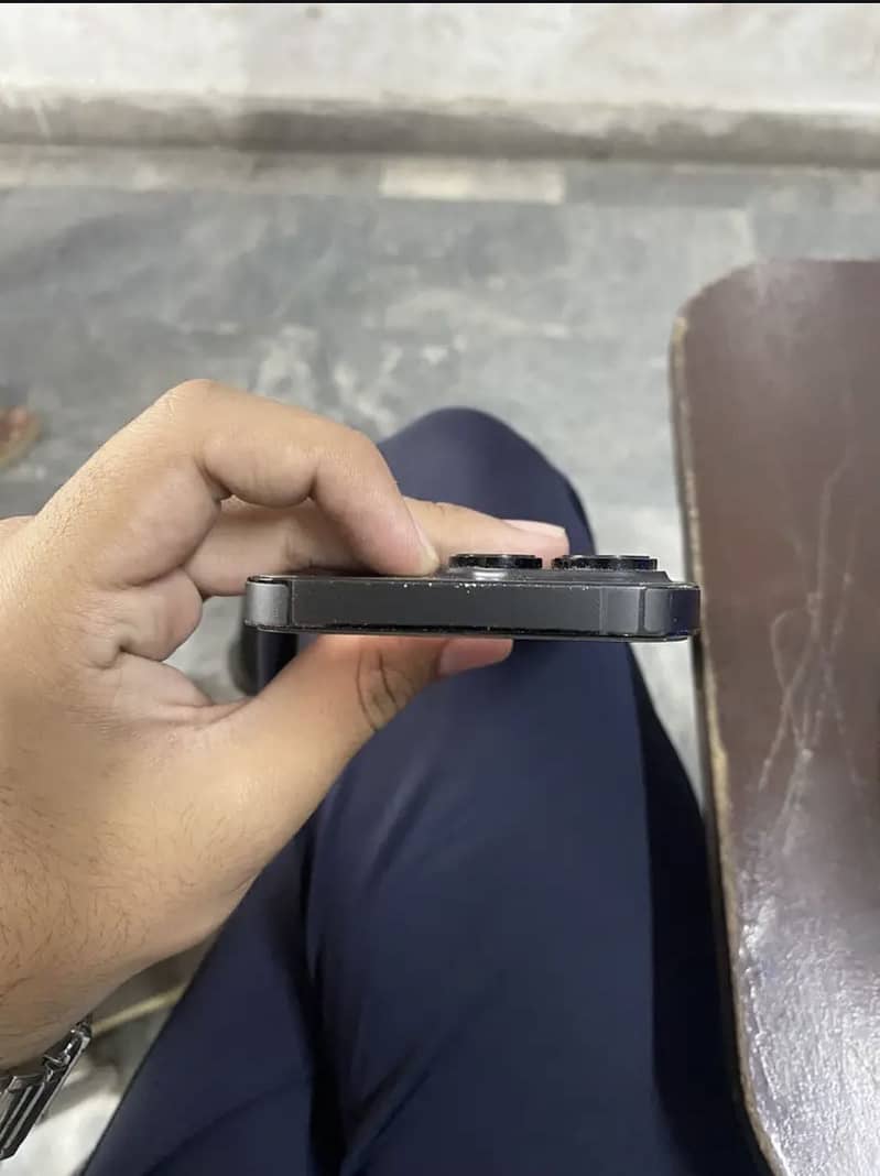 iPhone 14 Pro 4