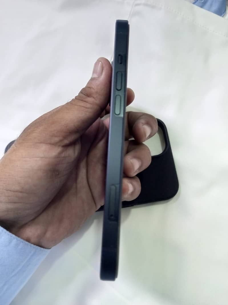 iPhone 13 1