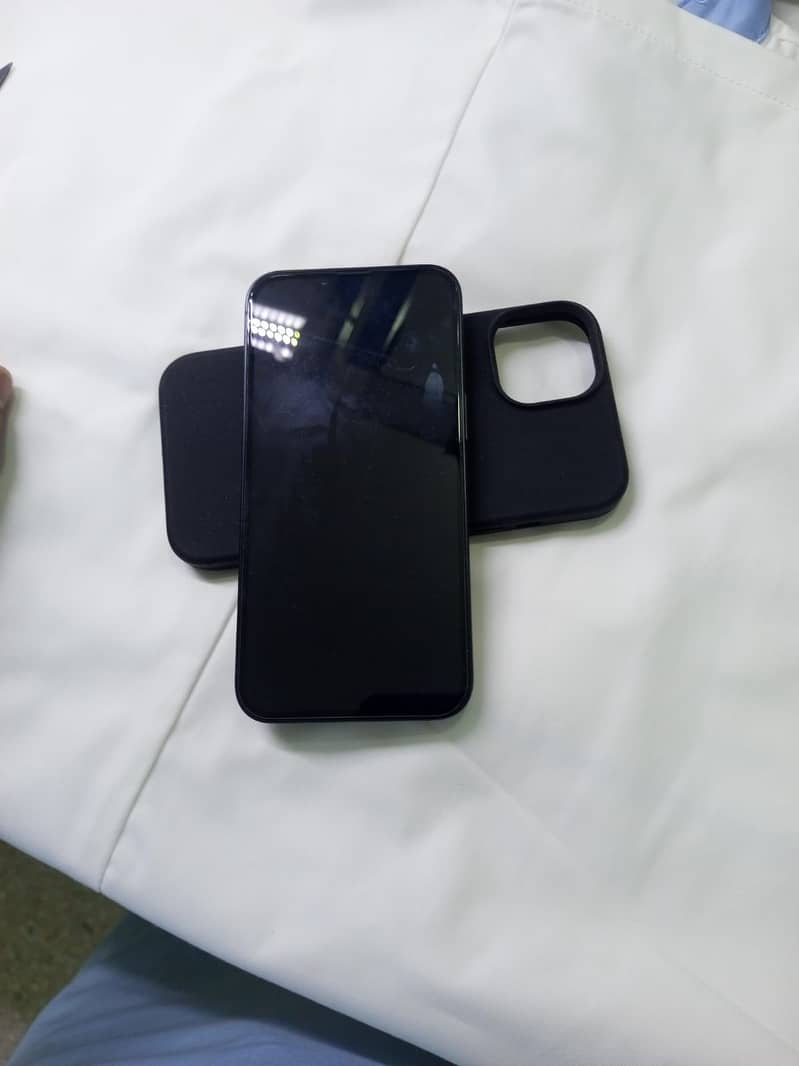 iPhone 13 2