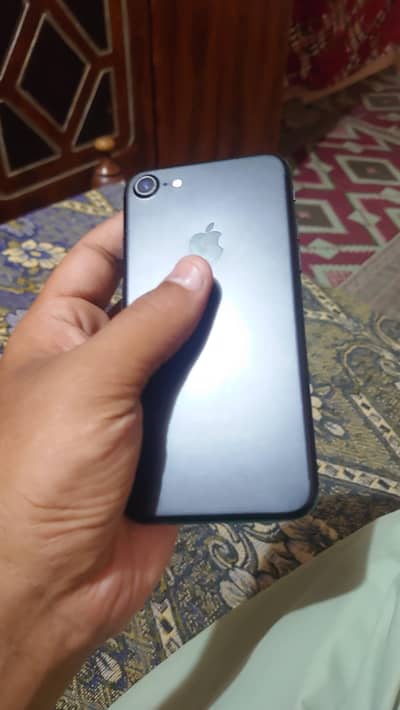 Apple iPhone 7