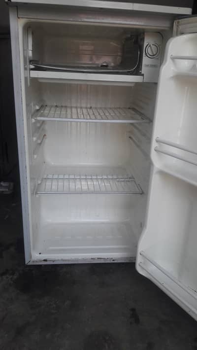 samsung mini small room fridge