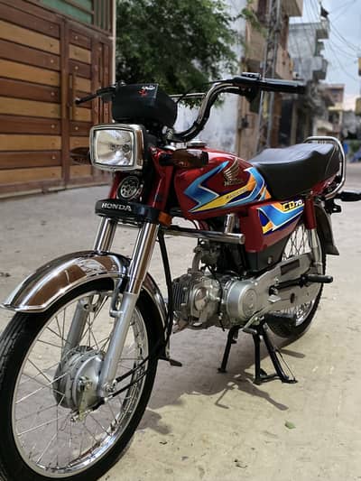 Honda CD 70 2025