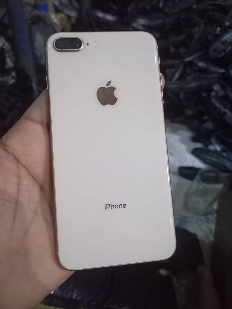 Apple iPhone 8 Plus 5
