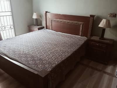 king bed+Matteres+side tables