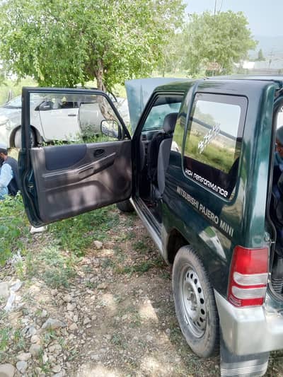 Mitsubishi Pajero 1990