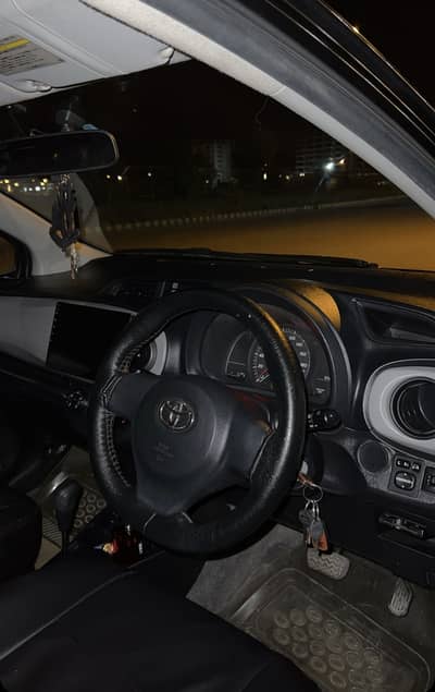 Toyota Vitz 2012