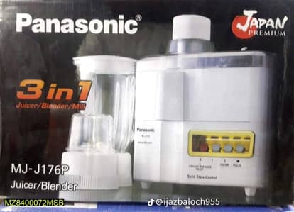 hand making blender