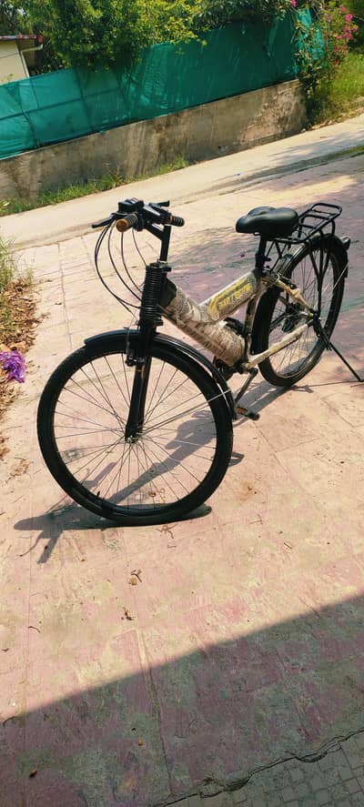 Slightly Used Cycle With Gears