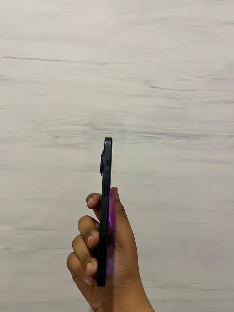 Apple iPhone 14 4