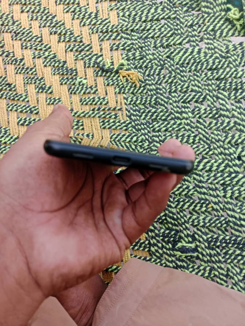 Google Pixel 4a 6