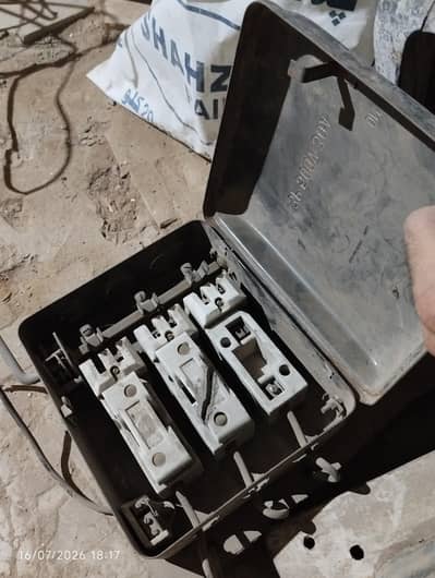 3 phase main switch