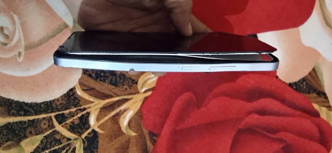 Realme Note 60 4/128 pta aprove uper se gira pannel cvr lgyga