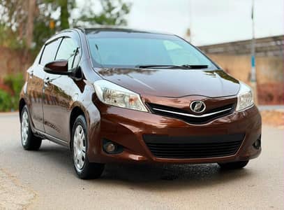 Toyota Vitz 1.0 Model 2013 Regestion 2016
