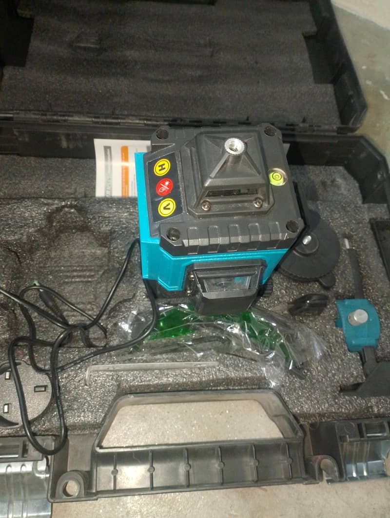 laser level 4