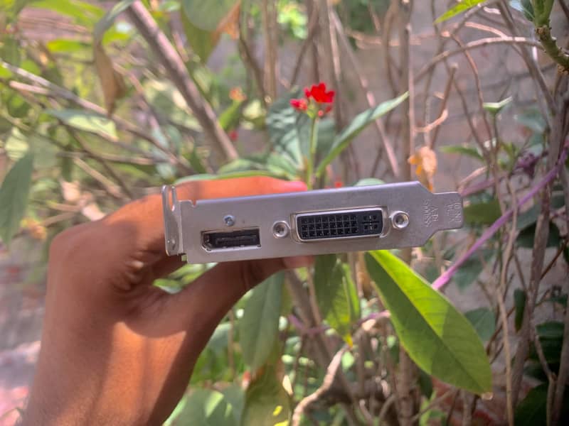 AMD GRAPHICS CARD 4