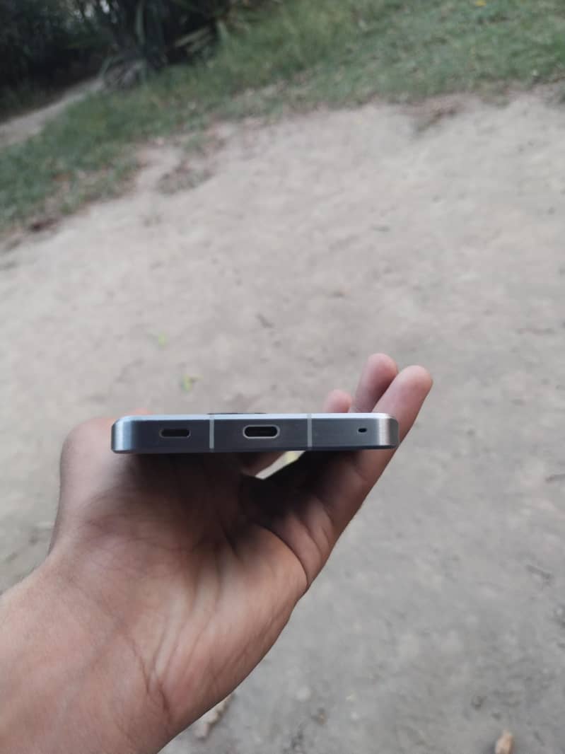 Sharp Aquos R7 1