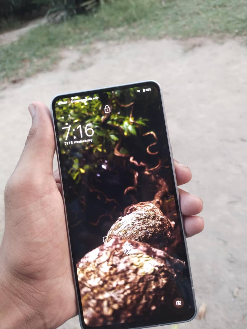Sharp Aquos R7 2