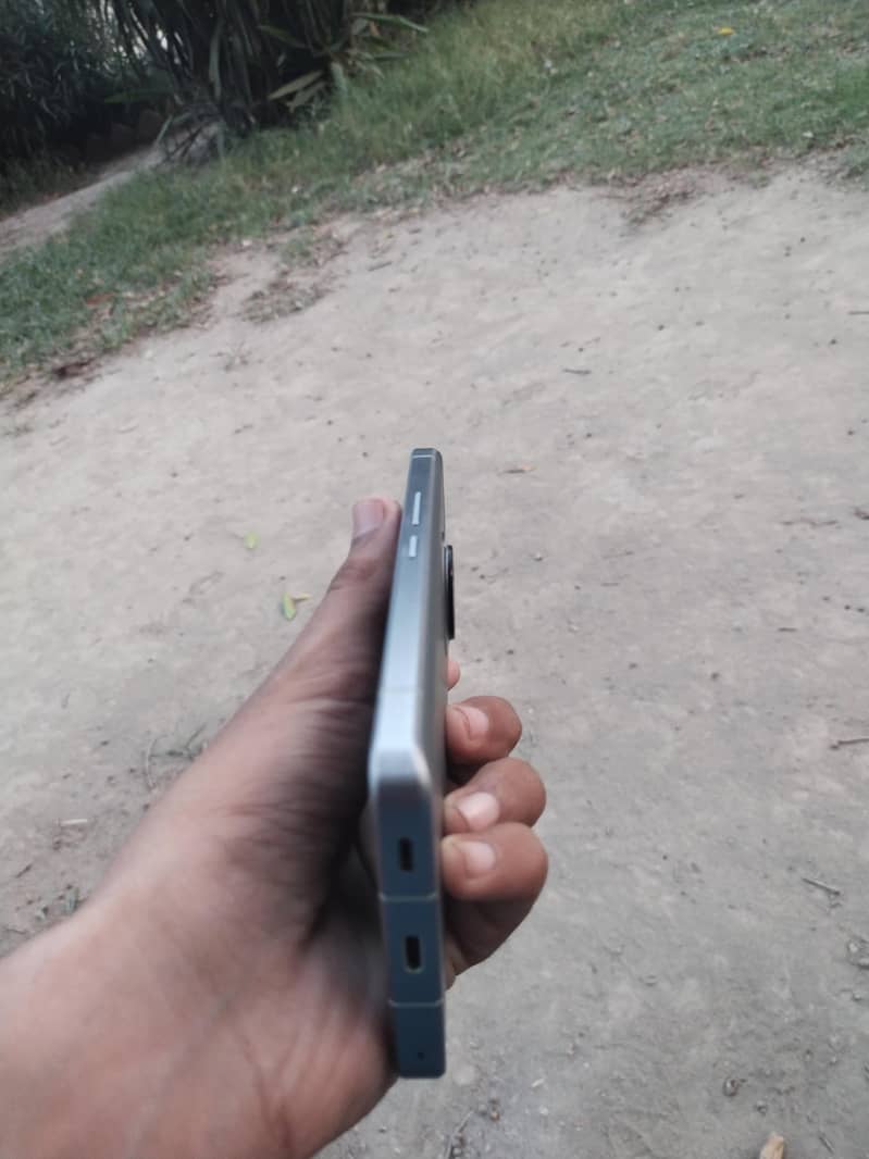 Sharp Aquos R7 6