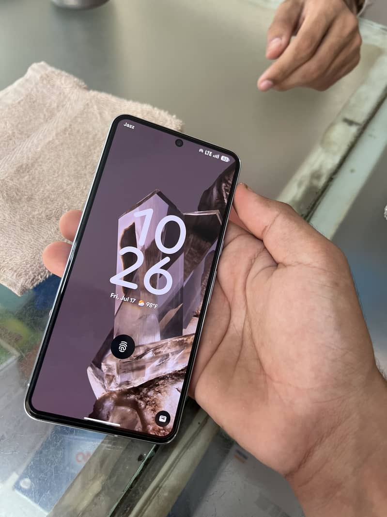 Google pixel 8 pro 2