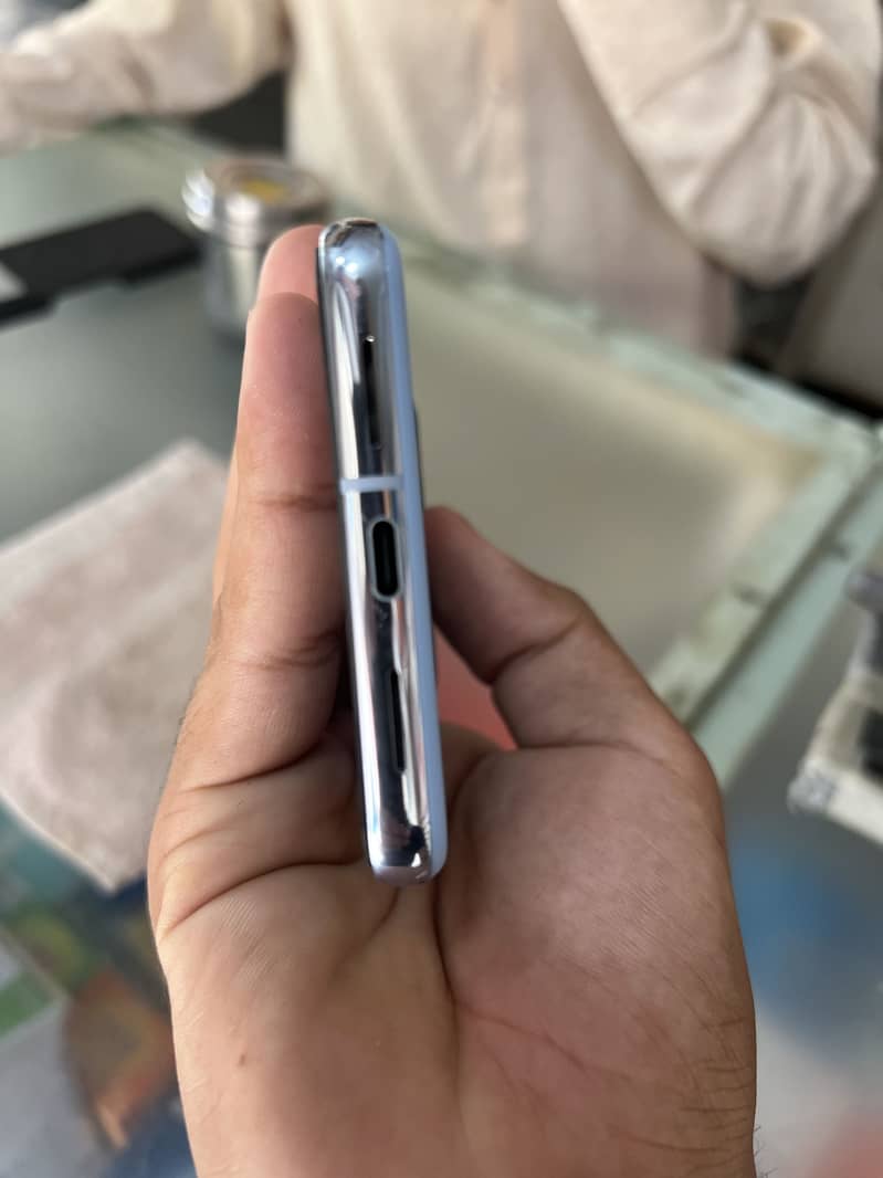 Google pixel 8 pro 3