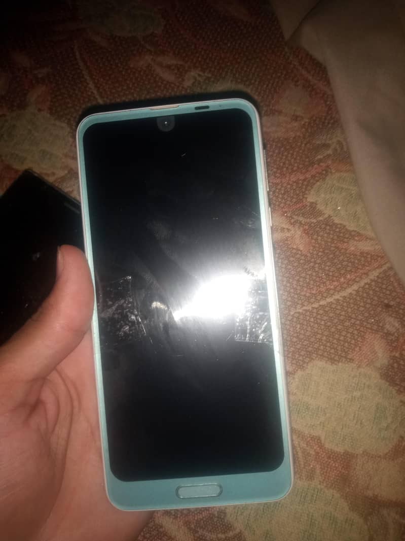 Sharp Aquos R2 1