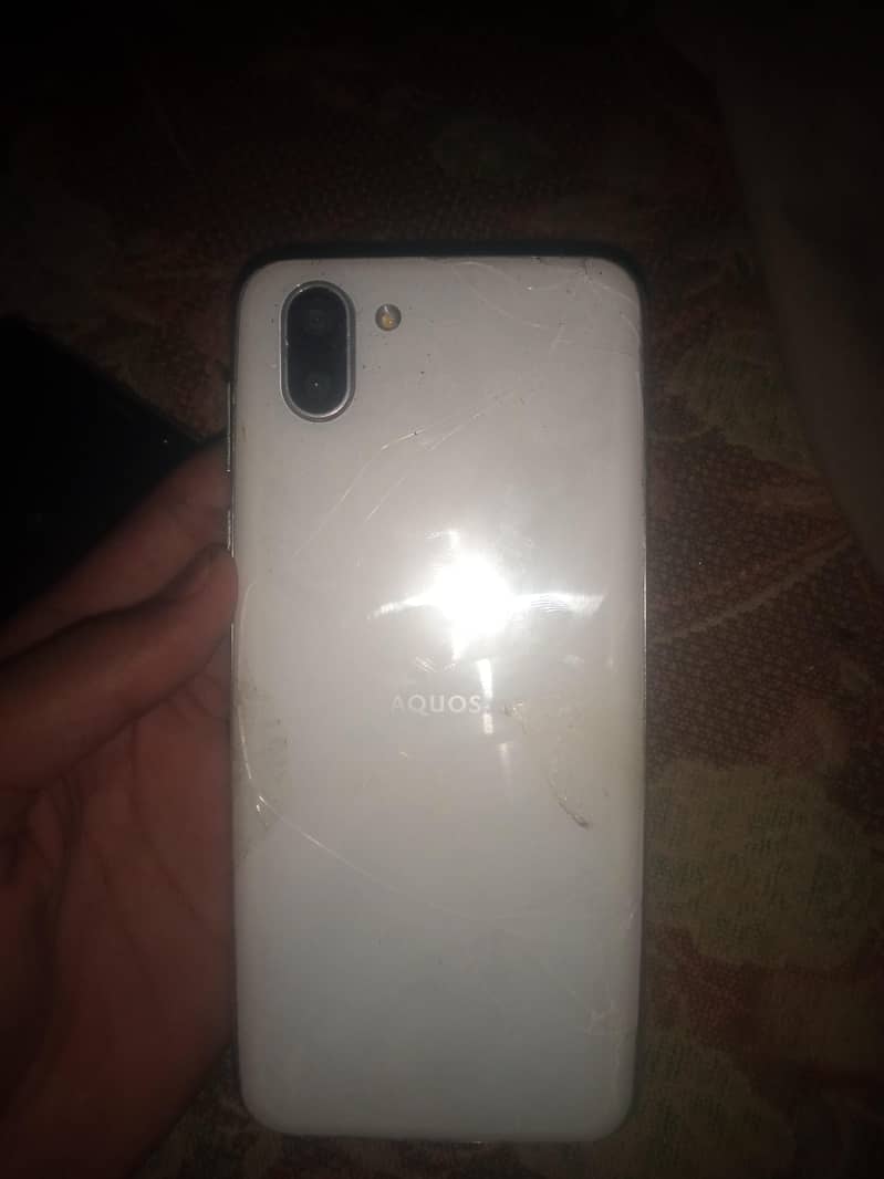 Sharp Aquos R2 2