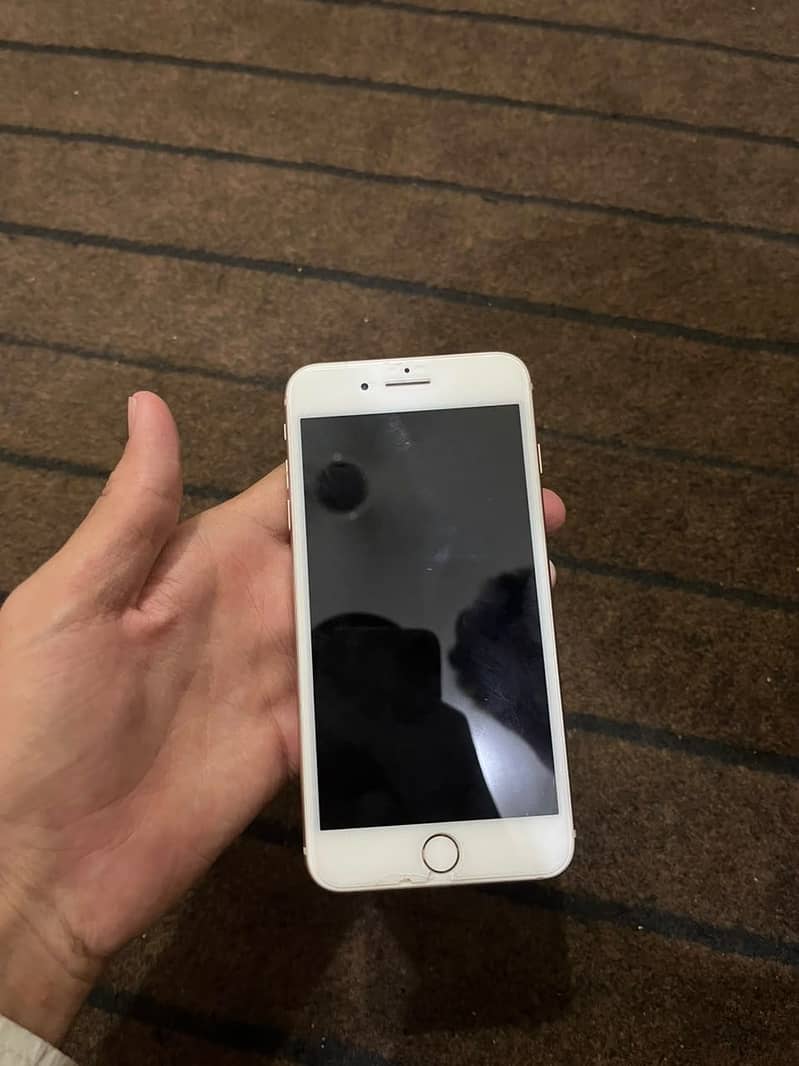 Apple iPhone 8 Plus 0