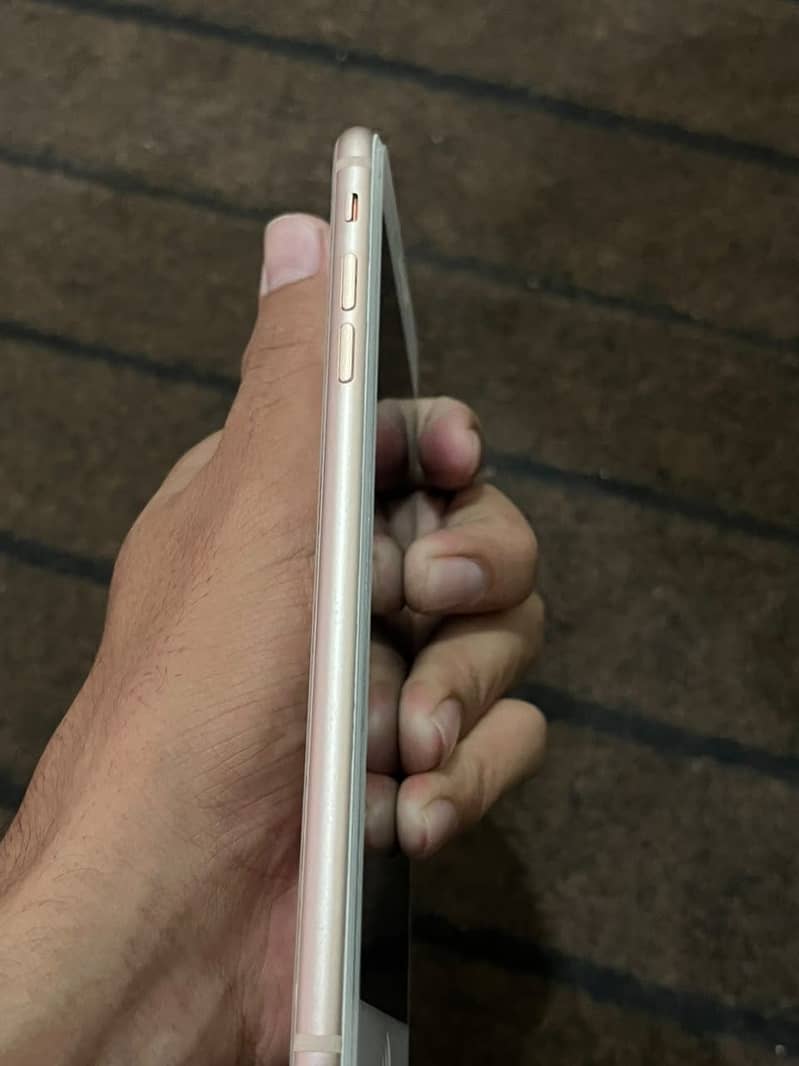 Apple iPhone 8 Plus 1