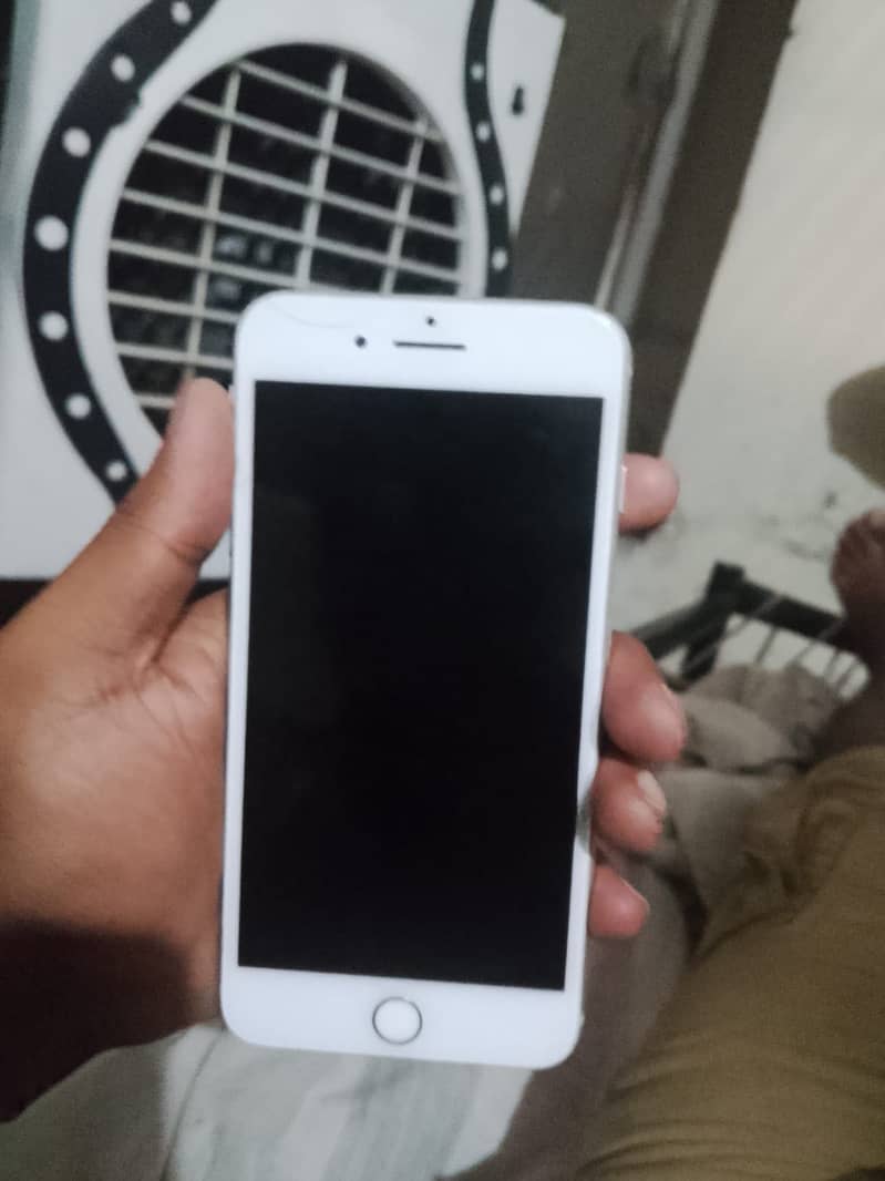 iPhone 8+ 1