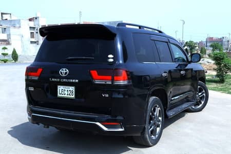 LC 300 v8 And All vehicles on rent