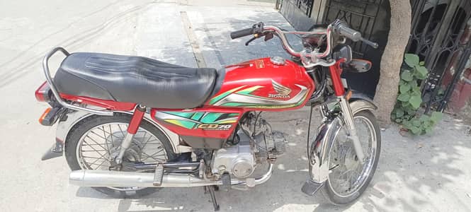 Honda CD70 2022