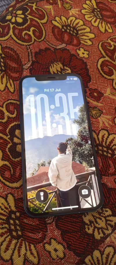 Apple iPhone 12