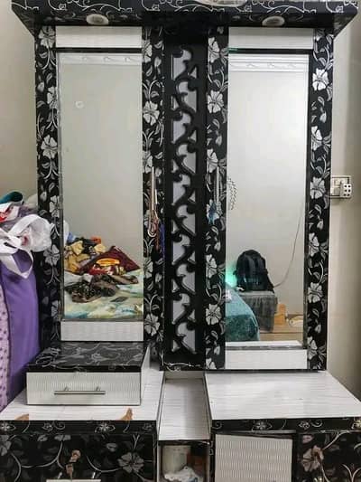 dressing table