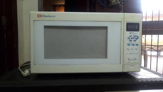 Dawlance Microwave Oven 46L | Korean Made | Excellent Condition