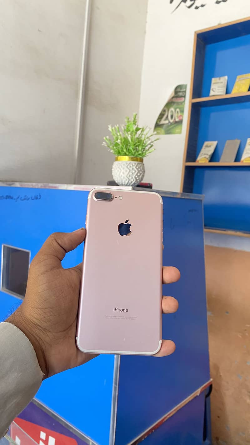 Apple iPhone 7 Plus 0